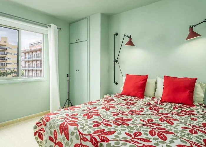 公寓 Cristianos Plaza, With Air-conditioning *